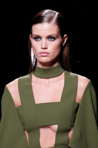 Look 7